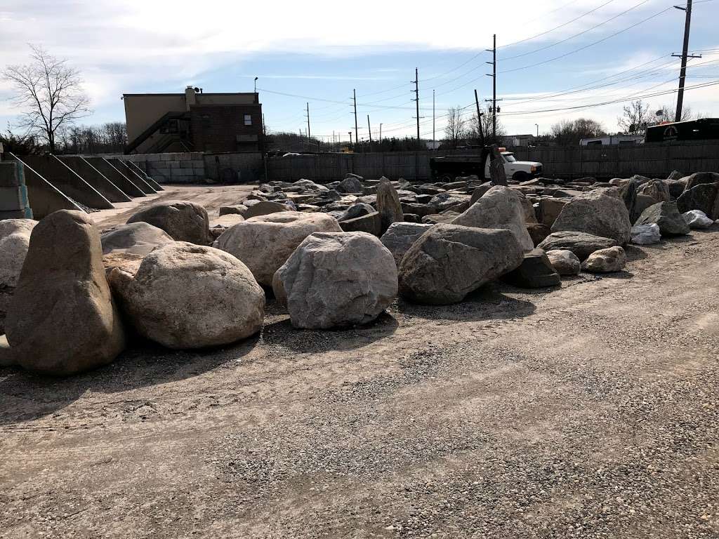 Boulders Rock Long Island, Retaining Walls Suffolk Nassau NY | 2 Old Northport Rd, Kings Park, NY 11754, USA | Phone: (631) 544-1038