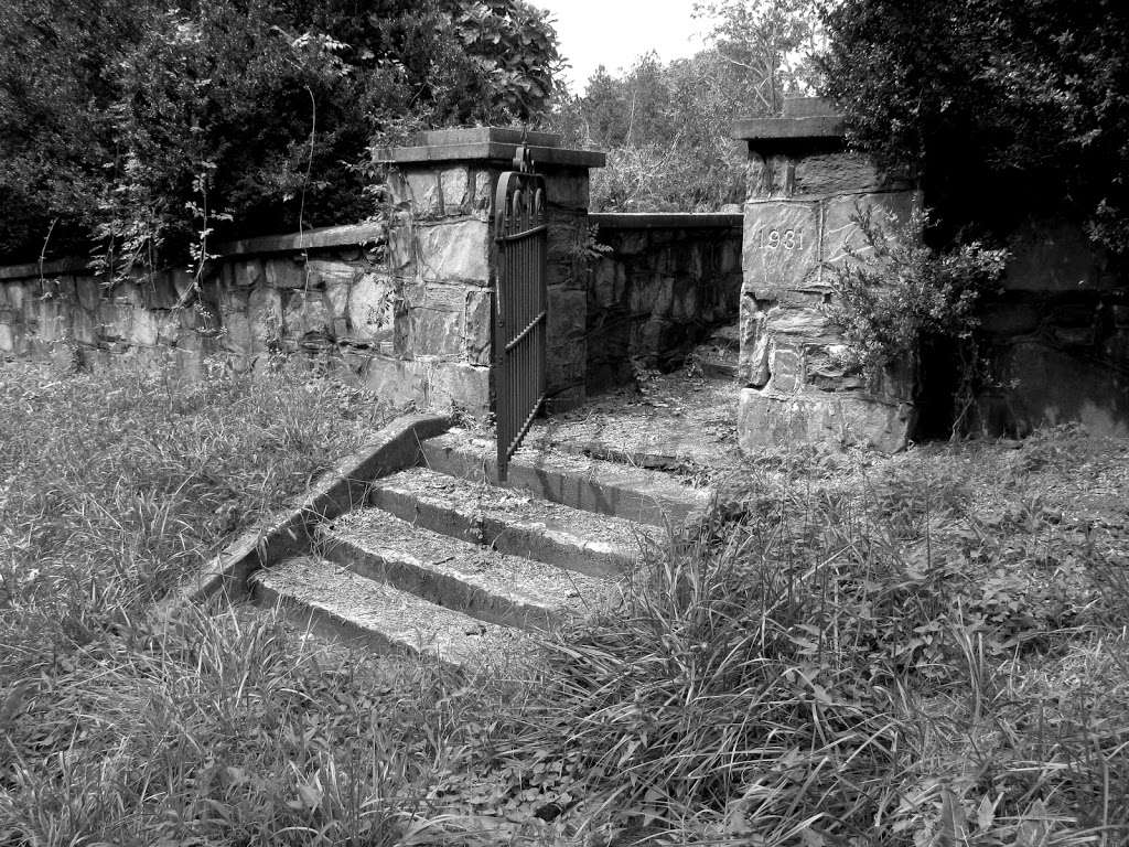 Goose Creek Burying Ground | 18204 Lincoln Rd, Purcellville, VA 20132, USA