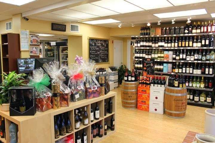 LaBellas Fine Wine & Spirits | 340 Palmer Hill Rd, Riverside, CT 06878, USA | Phone: (203) 406-7940