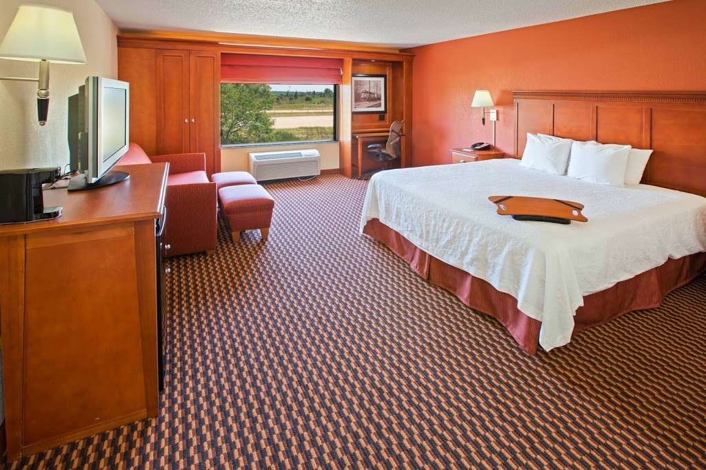 Hampton Inn Joliet - I-80 | 1521 Riverboat Center Dr, Joliet, IL 60436, USA | Phone: (815) 725-2424