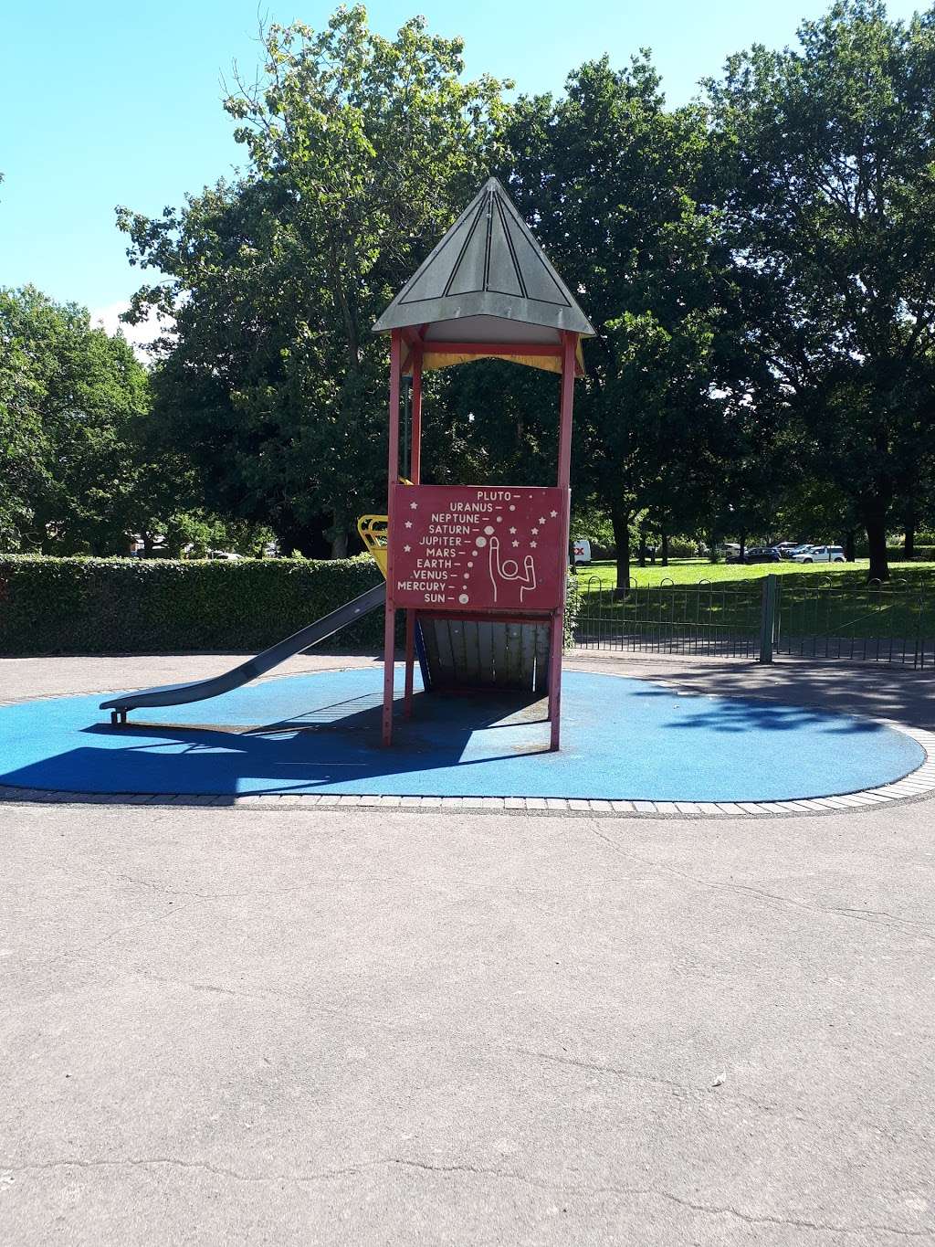 Charterhouse Playground | Charterhouse Rd, Orpington BR6 9WE, UK | Phone: 0300 303 8658