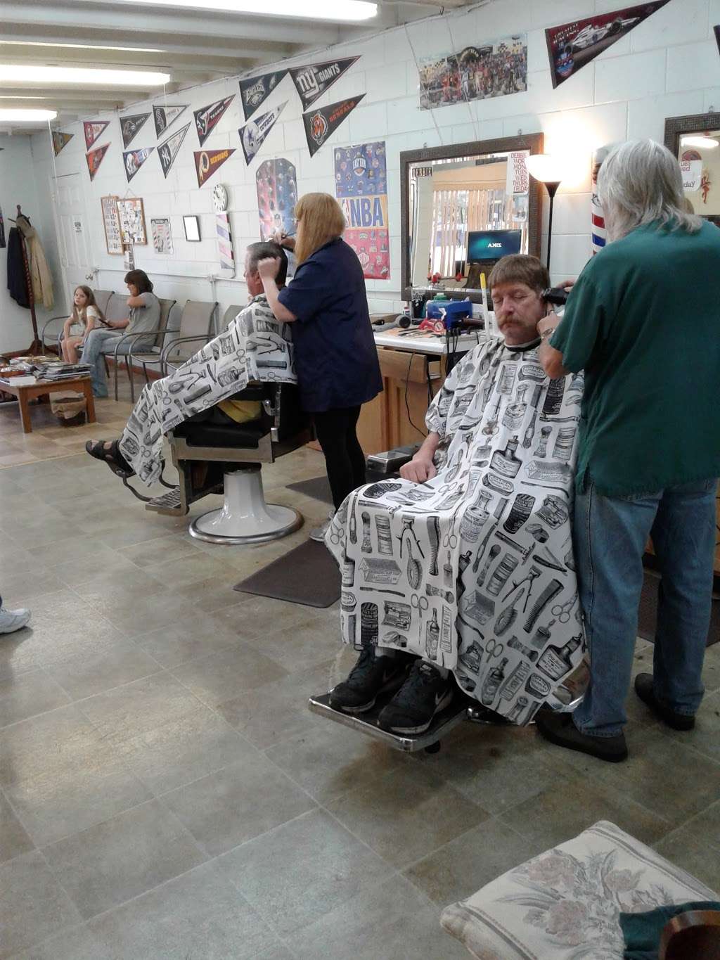 Bobbys Barber Shop | 27441 County Rd 48, Leesburg, FL 34748, USA | Phone: (352) 323-0634