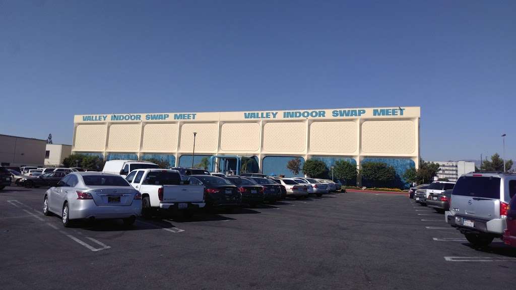 Valley Indoor Swap Meet Panorama City | 14650 Parthenia St, Panorama City, CA 91402, USA | Phone: (818) 892-0183