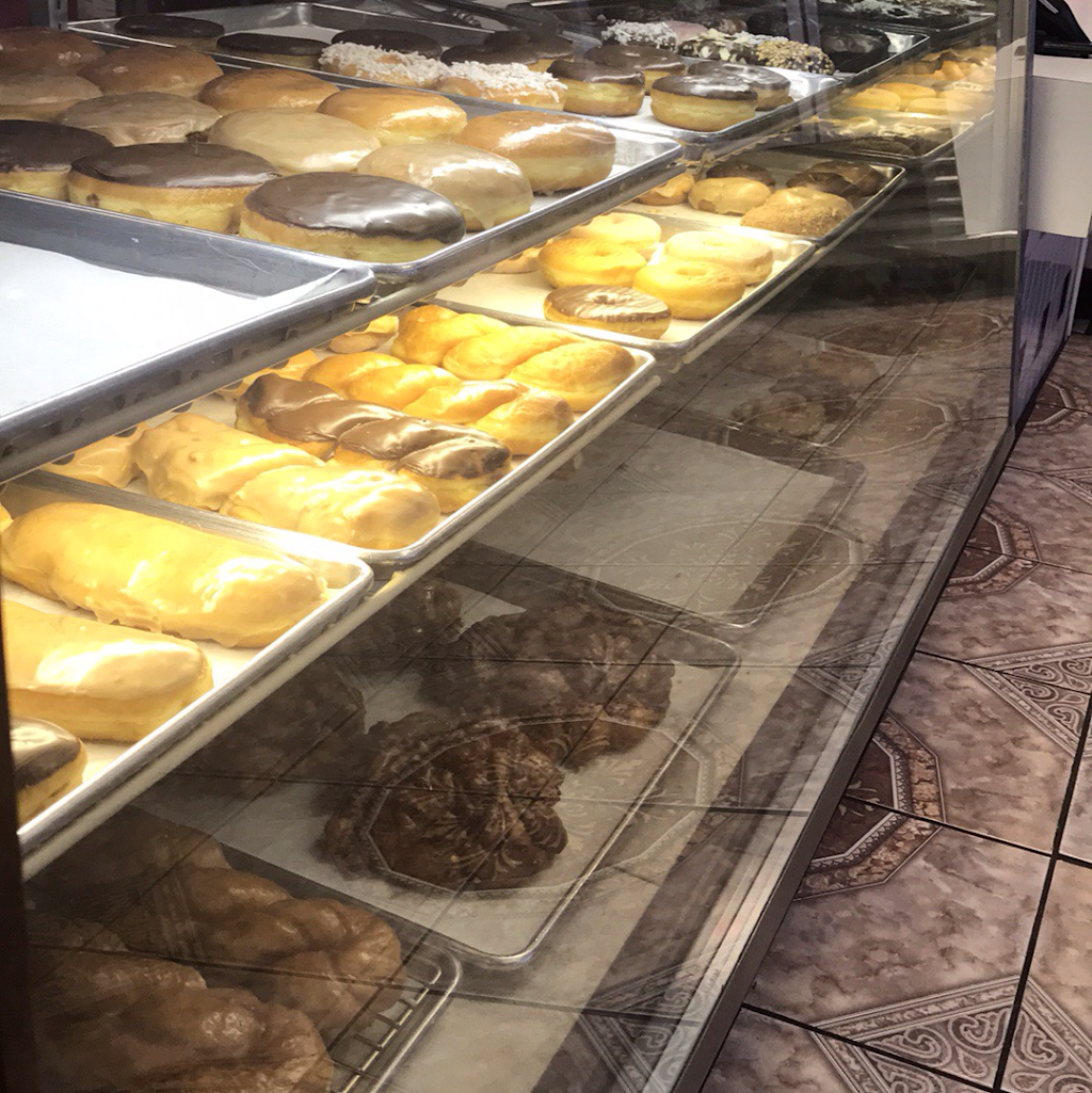 Fresh donuts | 2790 Santa Rosa Ave suit 100 D, Santa Rosa, CA 95407, USA | Phone: (707) 527-8536