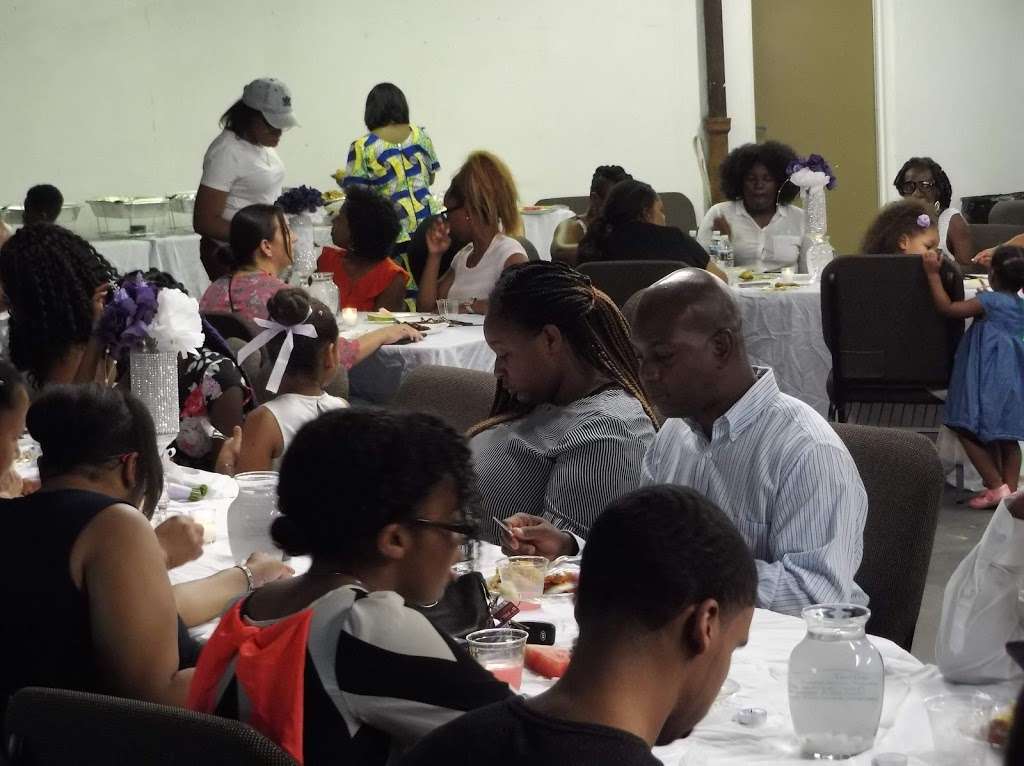 Epiphany Fellowship of Camden | 1100 E State St, Camden, NJ 08105, USA | Phone: (856) 203-7344