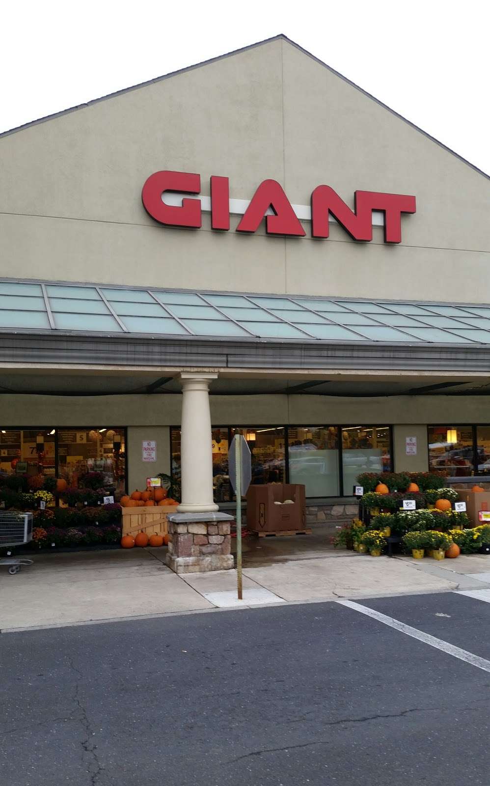 GIANT Food Stores | 1121 N Bethlehem Pike, Spring House, PA 19477, USA | Phone: (215) 283-4585