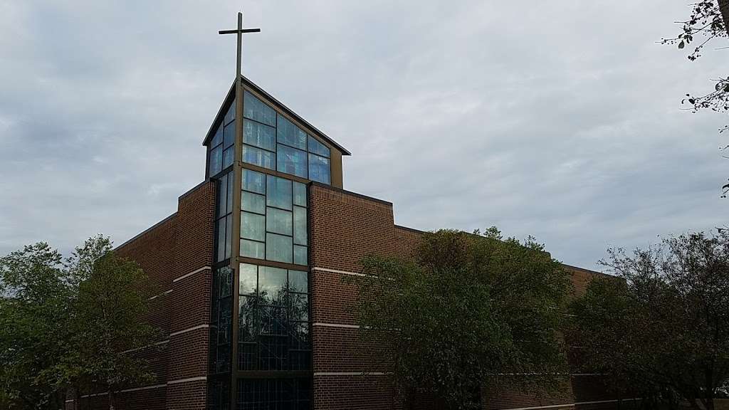 St James the Apostle Catholic Church | 480 S Park Blvd, Glen Ellyn, IL 60137, USA | Phone: (630) 469-7540