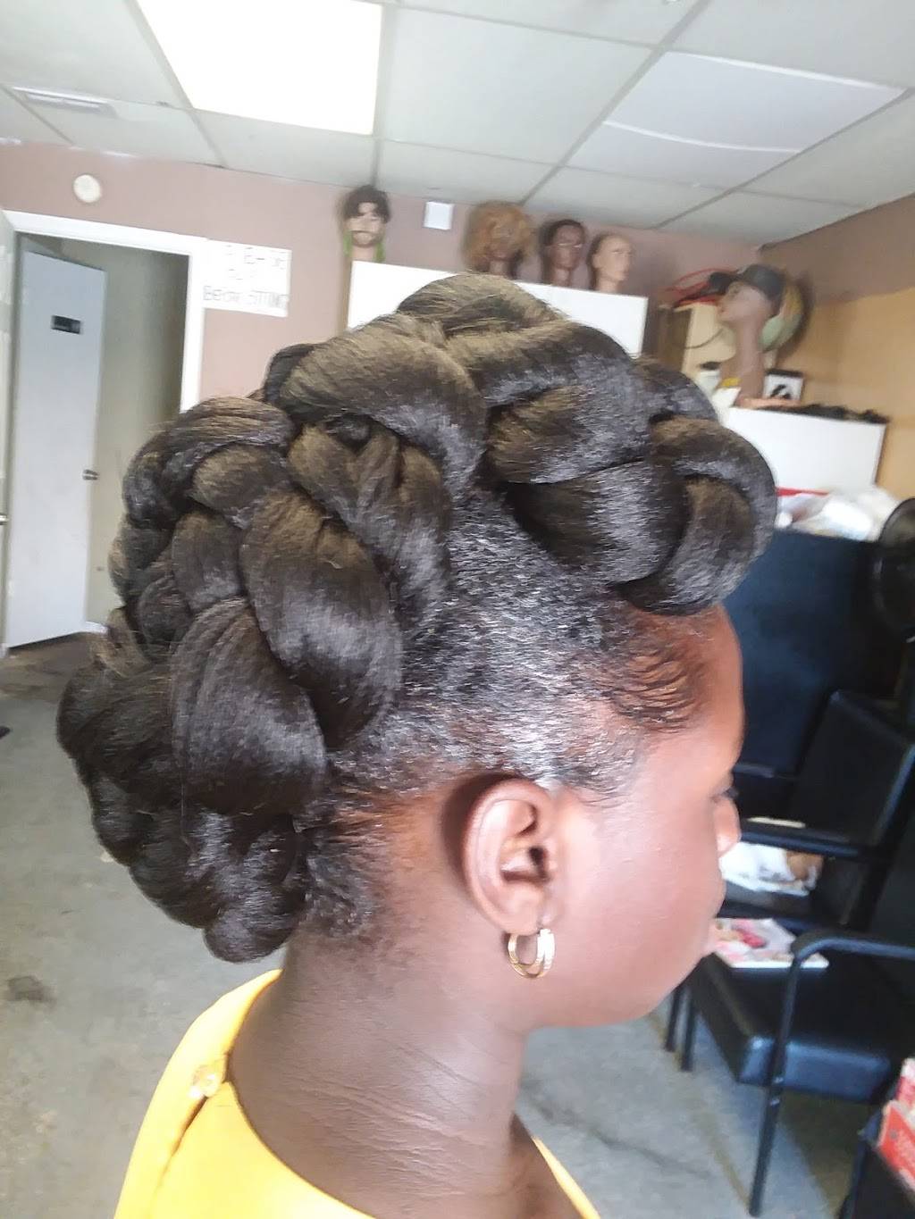 Divine Mercy African Hair Braiding | 6035 Fort Caroline Rd# 9, Jacksonville, FL 32277, USA | Phone: (904) 982-4489