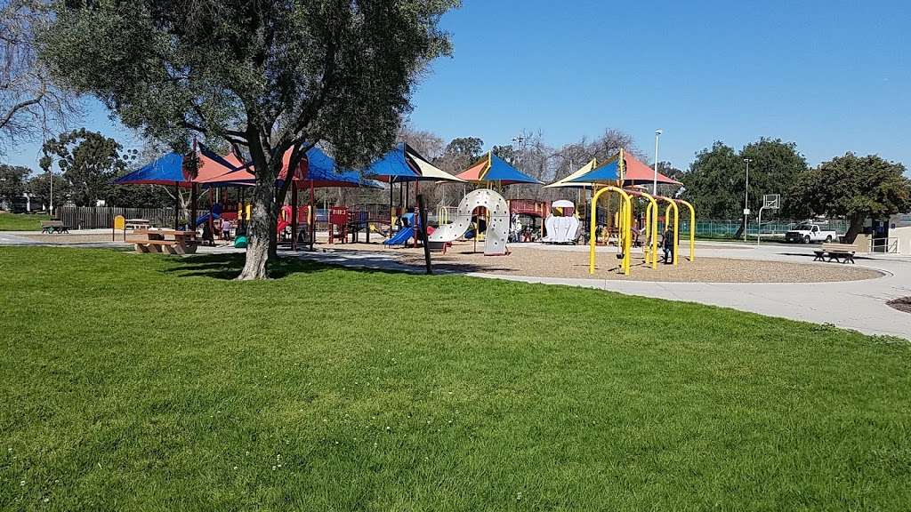 Del Aire Park | 12601 Isis Ave, Hawthorne, CA 90251, USA | Phone: (310) 643-4976