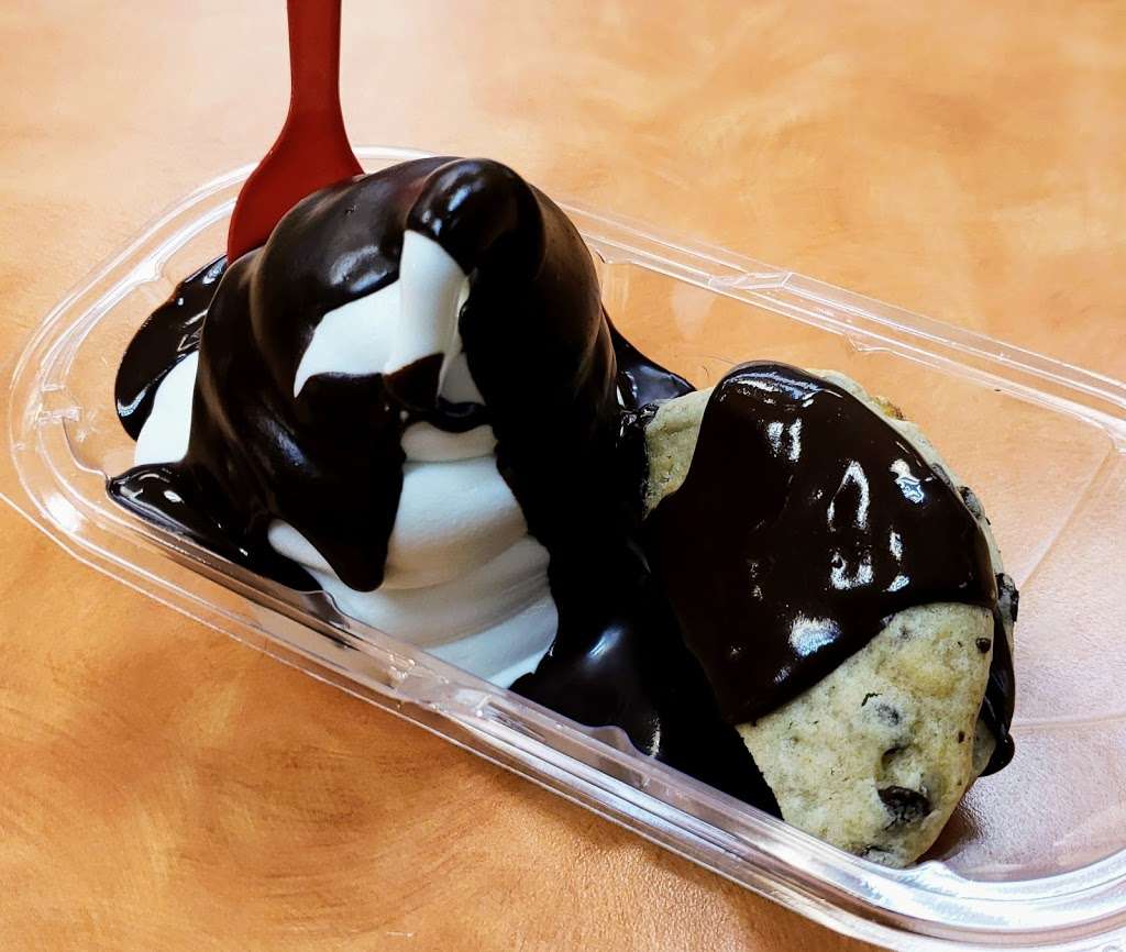 Dairy Queen (Treat) | 25401 Eastern Marketplace Plaza Ste 180, South Riding, VA 20152, USA | Phone: (703) 327-4686