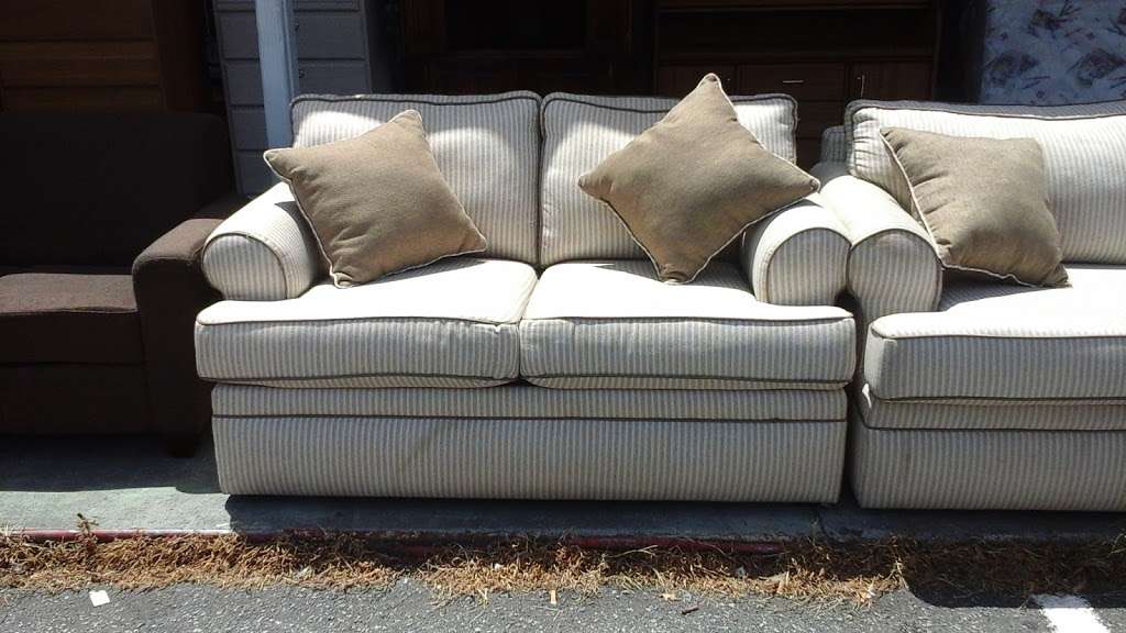 Furniture Kings LLC | 3027 Beatties Ford Rd, Charlotte, NC 28216, USA | Phone: (704) 954-4838