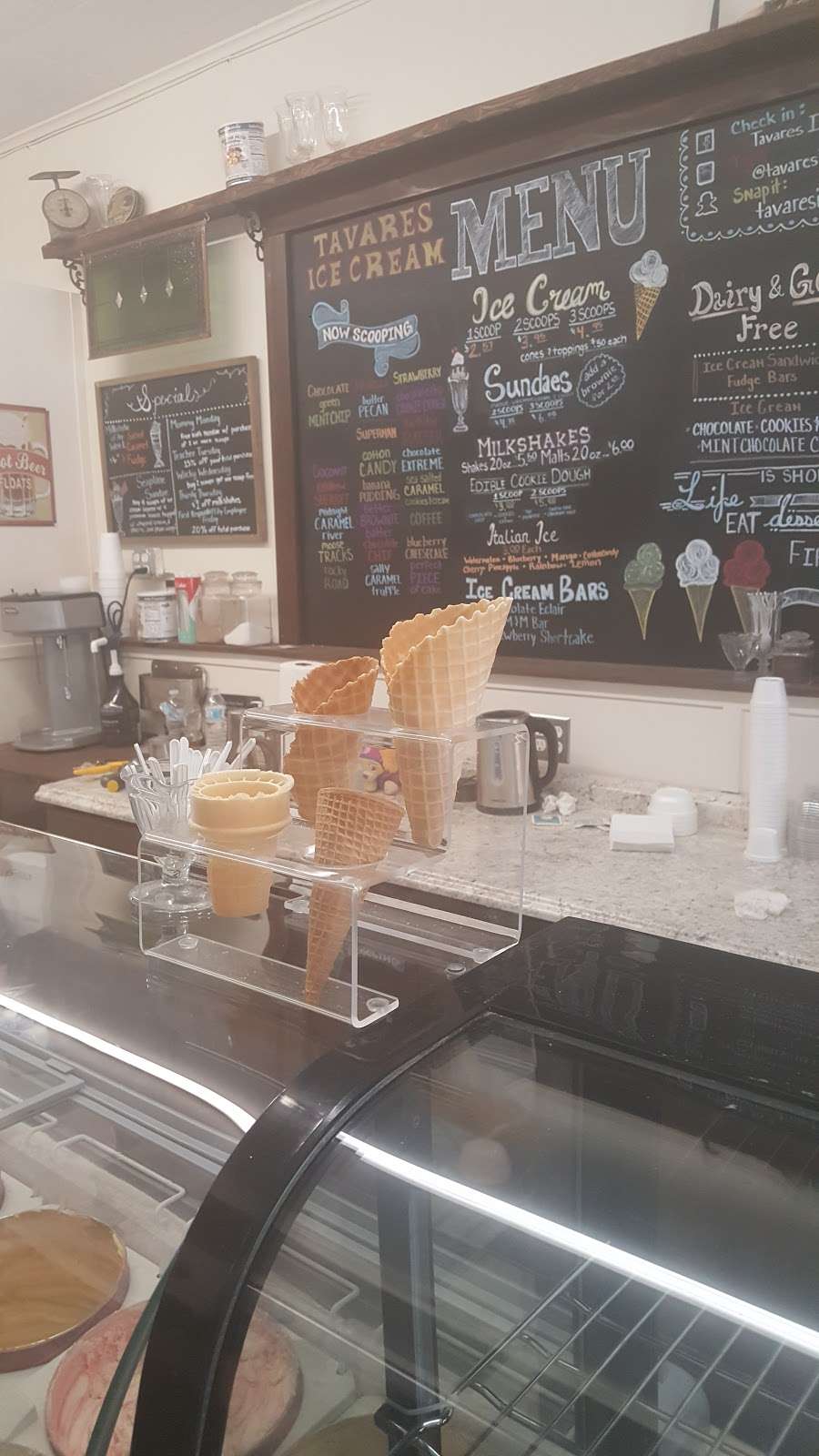 Tavares Ice Cream | 214 E Main St, Tavares, FL 32778, USA | Phone: (352) 508-5342