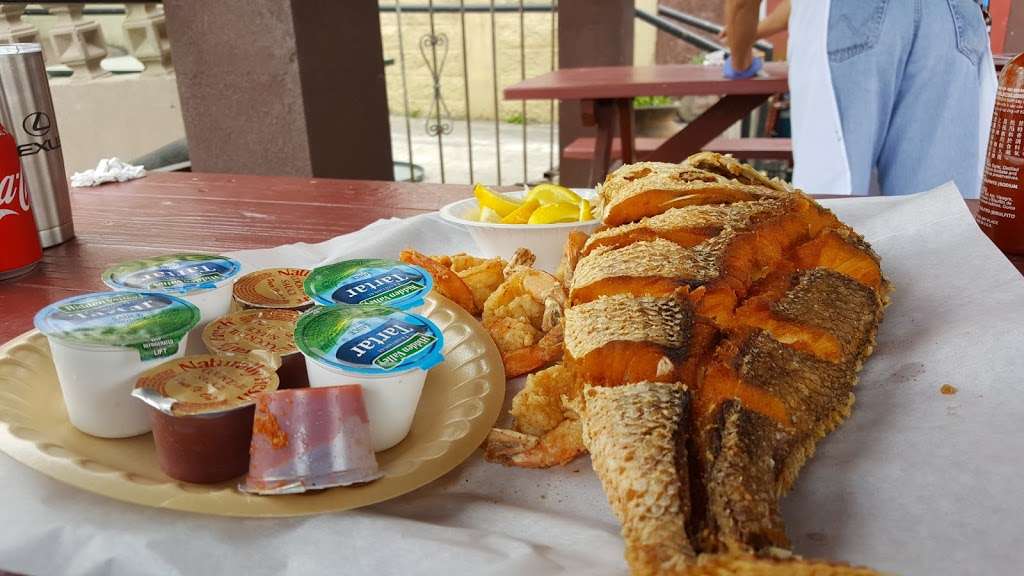 Pier 8 Seafood | 409 Todville Rd, Seabrook, TX 77586, USA | Phone: (281) 474-2078