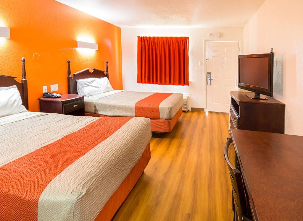 Motel 6 Dallas - Red Oak | 202 South, I-35E, Red Oak, TX 75154, USA | Phone: (972) 617-3501