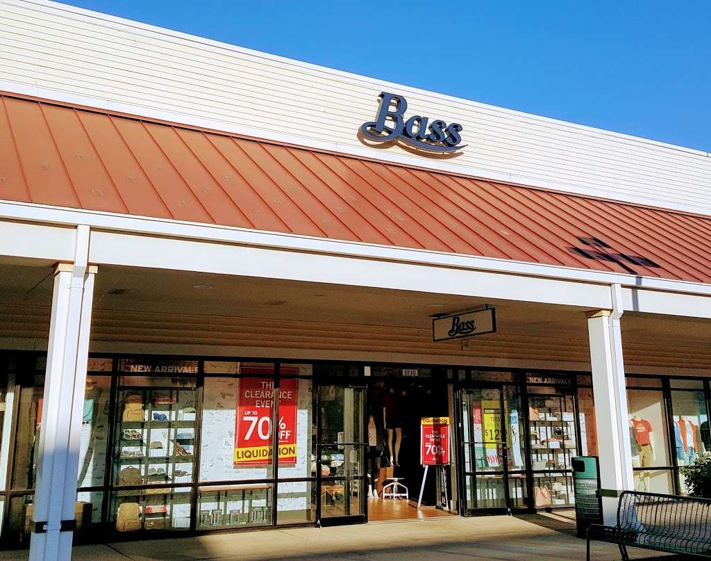 Bass Factory Outlet | PREMIUM OUTLETS, 11785 NE Executive Dr F-105, Edinburgh, IN 46124, USA | Phone: (812) 703-4005
