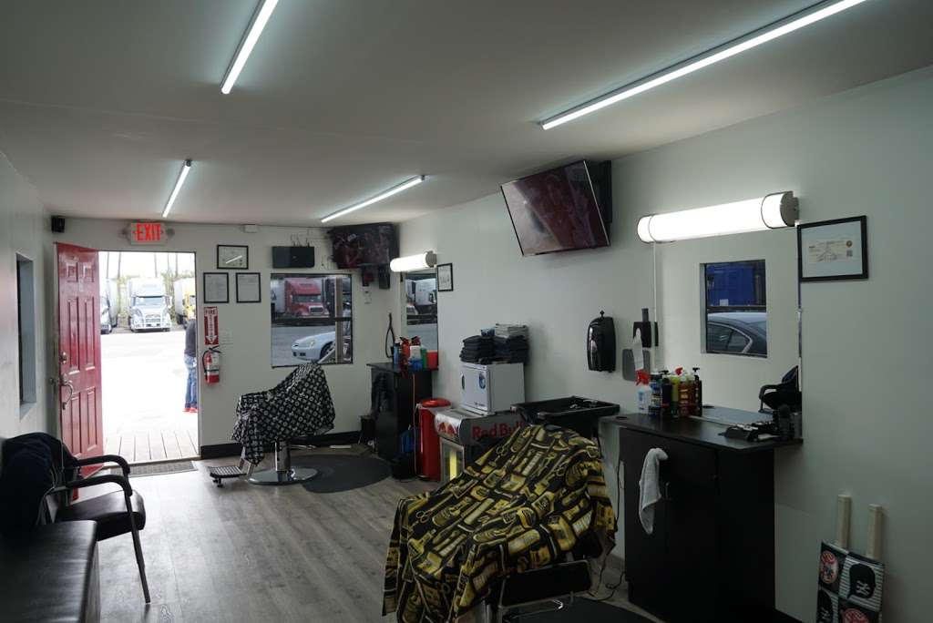 Jay’s Barber Studio | 9565 S Orange Blossom Trail Suite #8, Orlando, FL 32837, USA | Phone: (407) 412-6589