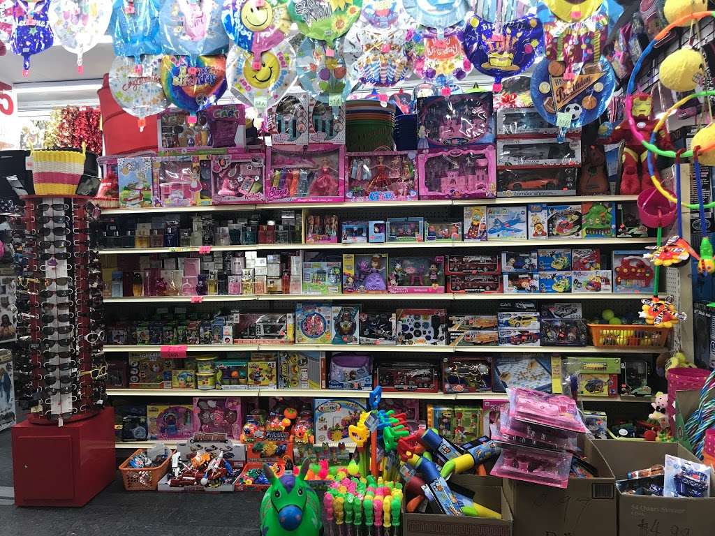 Broadway 99c Discount Store | 25-07 36th Ave, Queens, NY 11106, USA | Phone: (718) 784-2135