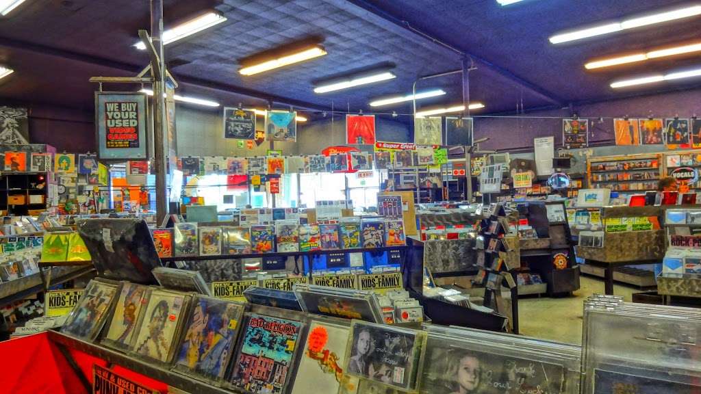 Streetlight Records | 980 S Bascom Ave, San Jose, CA 95128, USA | Phone: (408) 292-1404