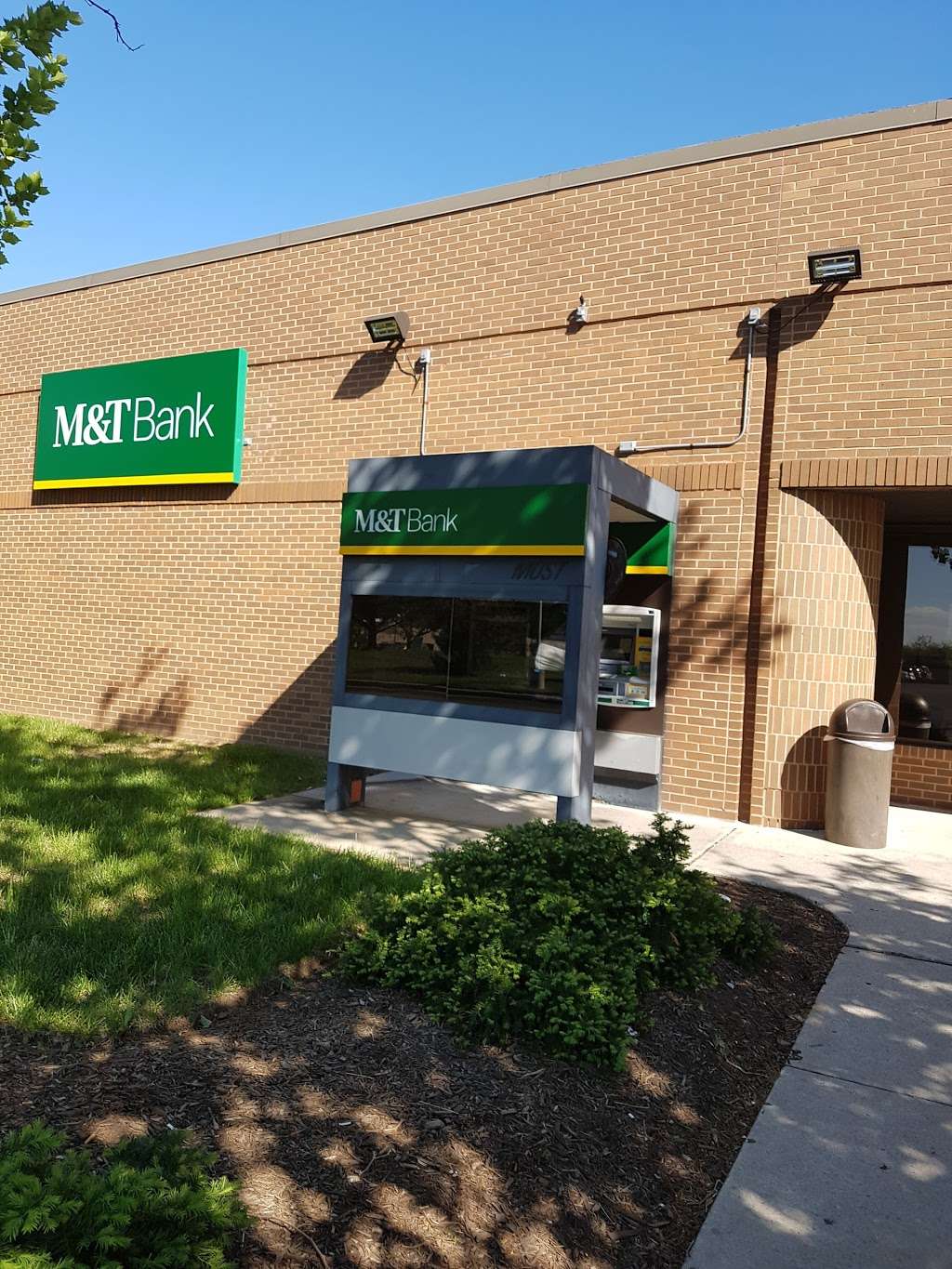 M&T Bank | 7210 Ambassador Rd, Baltimore, MD 21244, USA | Phone: (410) 277-7185