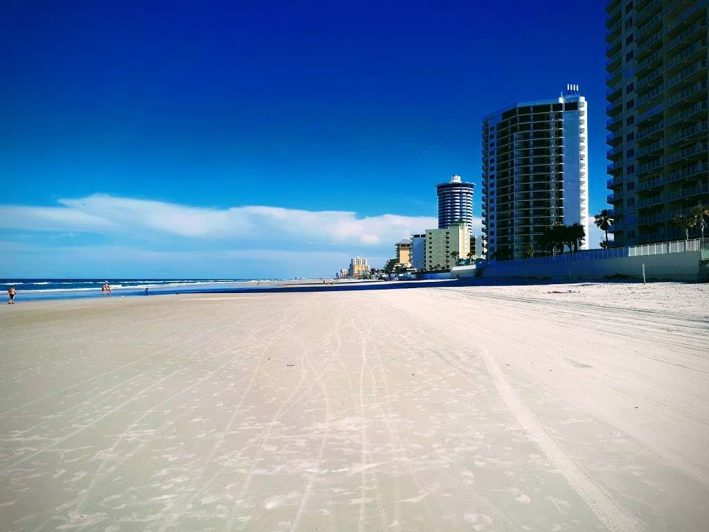 Sand & Surf A Condominium Resort | 2535 S Atlantic Ave, Daytona Beach, FL 32118, USA | Phone: (386) 756-4662