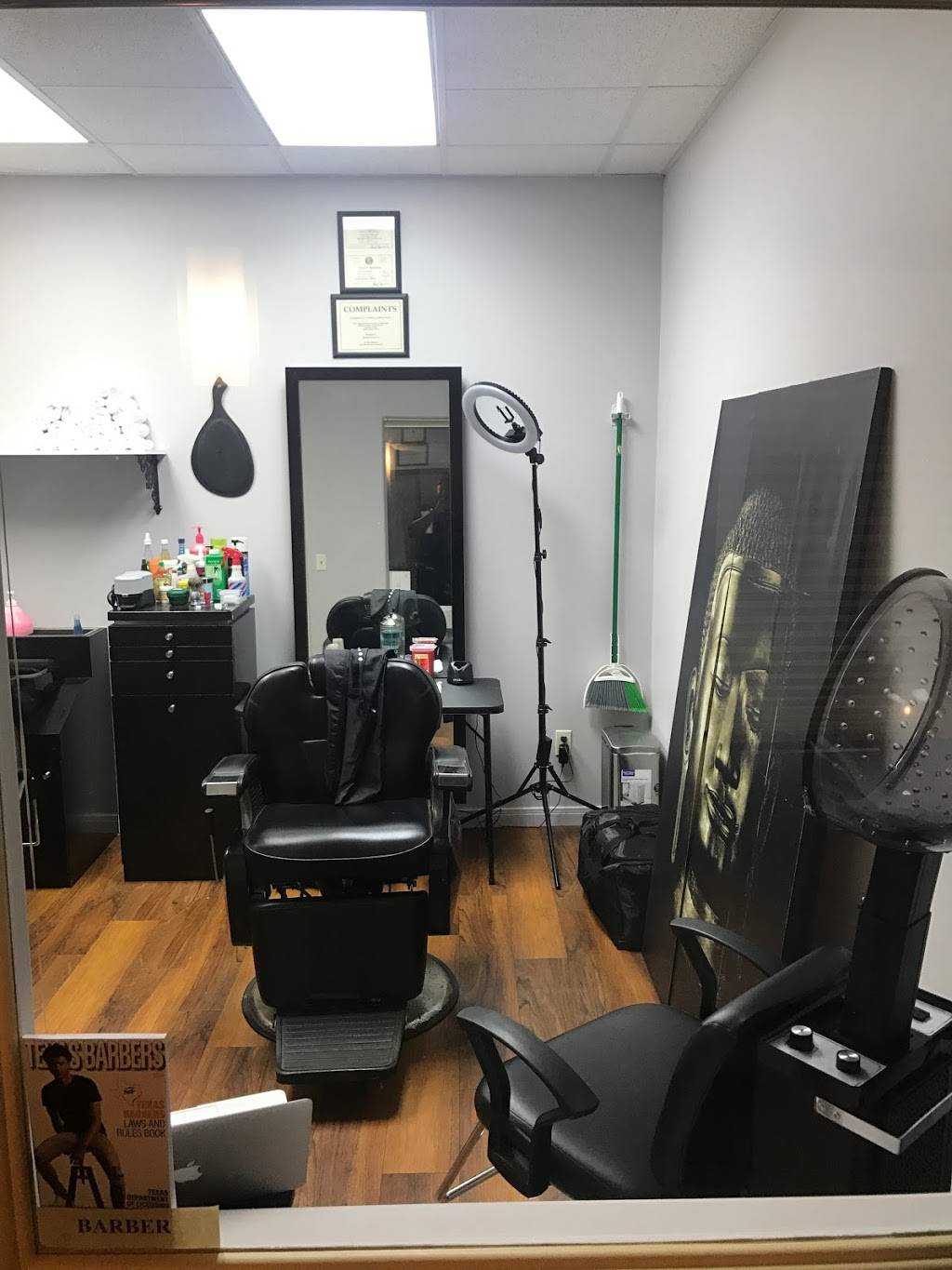 Double Razors Edge Barbershop @ Courtyard Salons | Courtyard Salons, 8560 Hwy 6 N suite 200, Houston, TX 77095, USA | Phone: (832) 392-9663