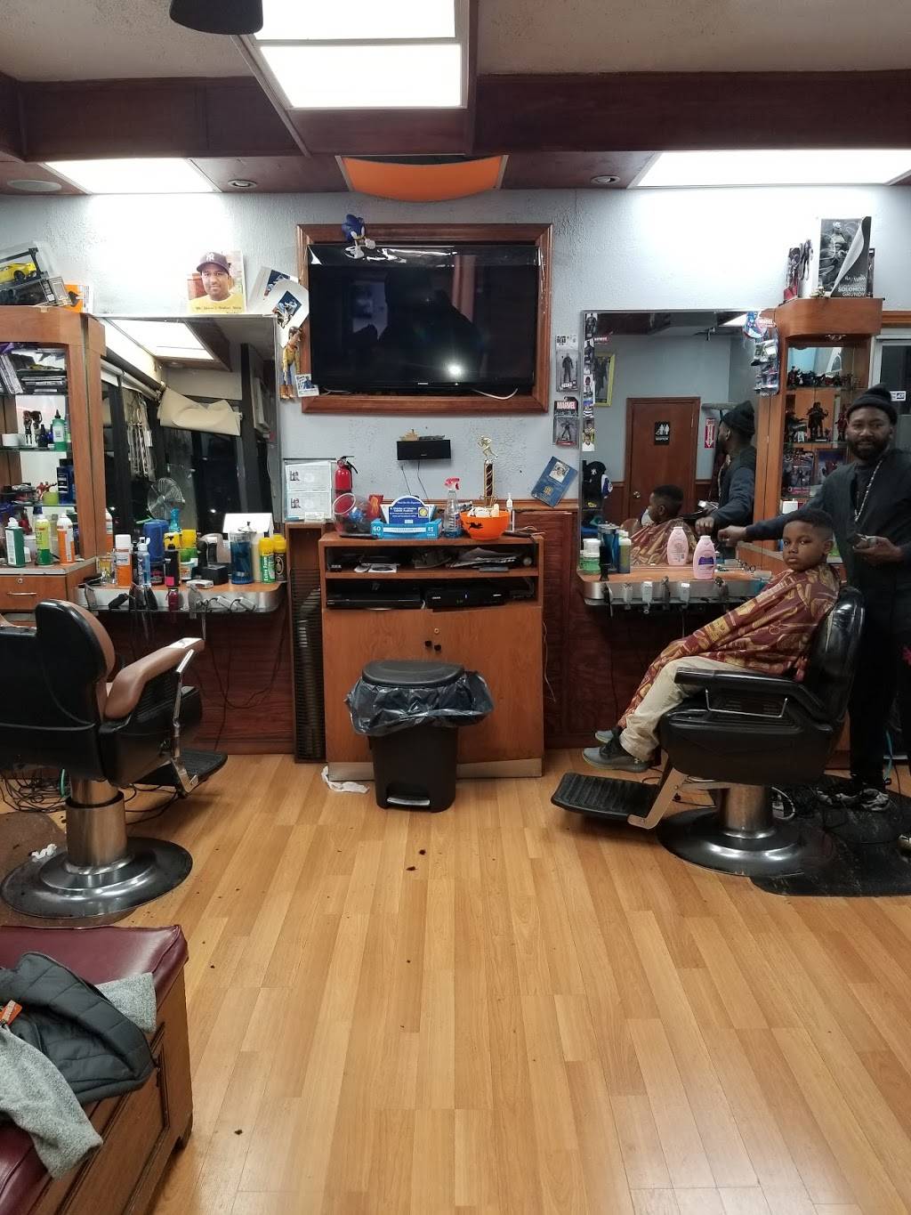 Mr Steves Upper Cuts Barber | 806 Meacham Ave # D, Elmont, NY 11003, USA | Phone: (516) 887-2455