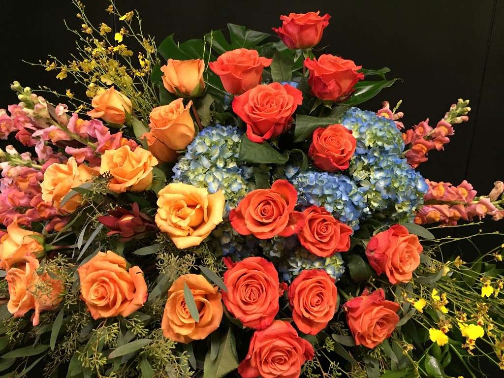 Marivels Florist & Gifts, LLC | 409 Mercer St, Hightstown, NJ 08520, USA | Phone: (609) 448-3636