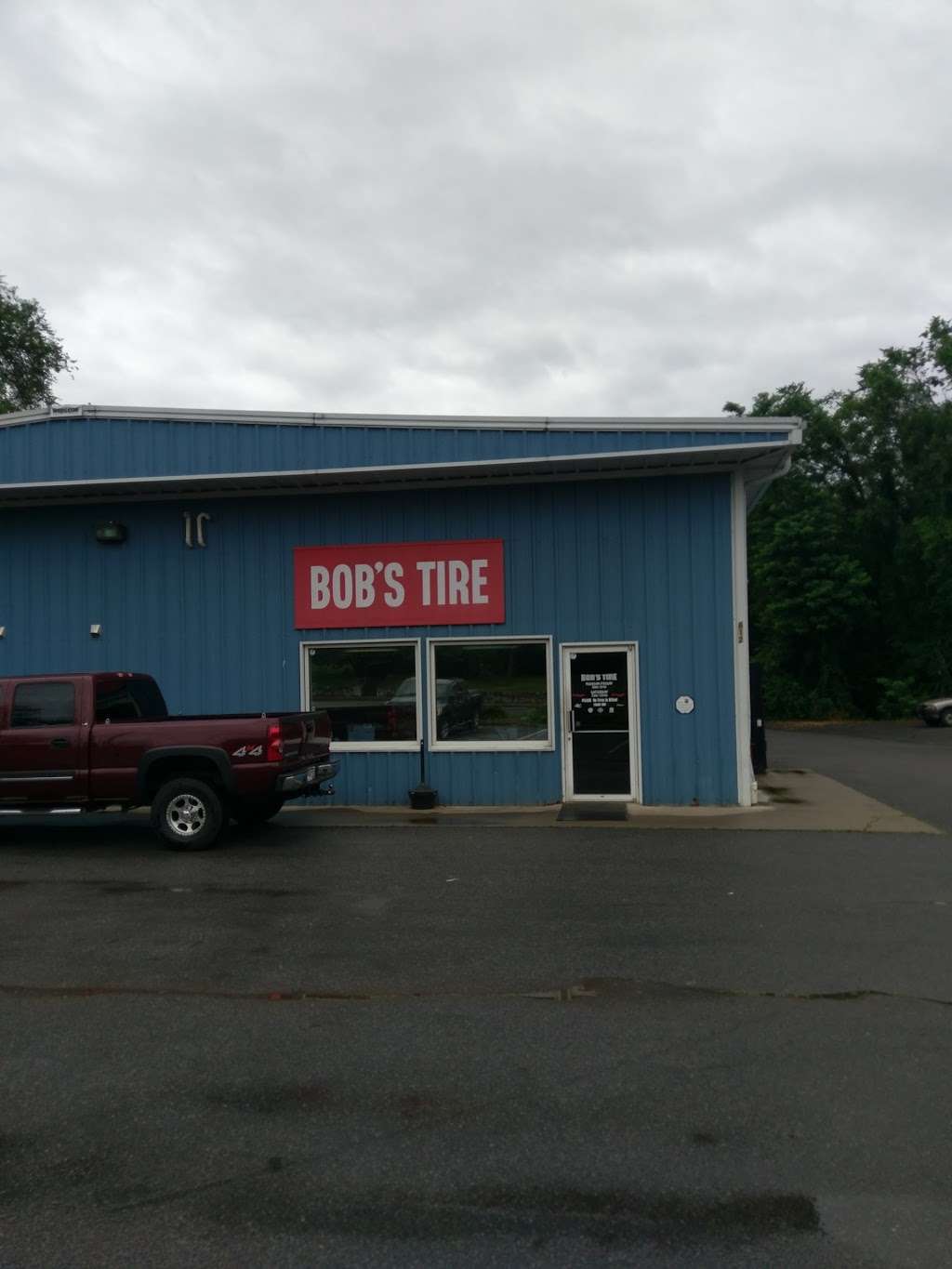 Bobs Tire Services | 812 E Moler Ave, Martinsburg, WV 25404, USA | Phone: (304) 267-2797