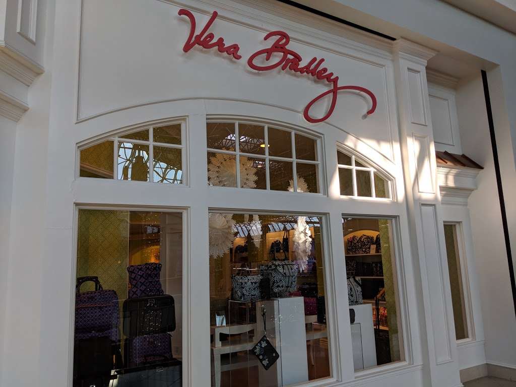 Vera Bradley | 10300 Little Patuxent Pkwy #2980, Columbia, MD 21044, USA | Phone: (410) 740-0533