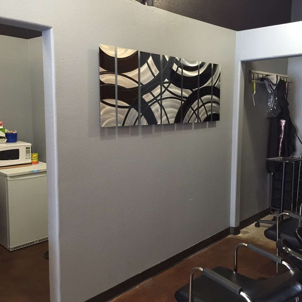 Hairz2U Salon | 4550 S Reservoir Rd #E, Centennial, CO 80015, USA | Phone: (720) 535-7553