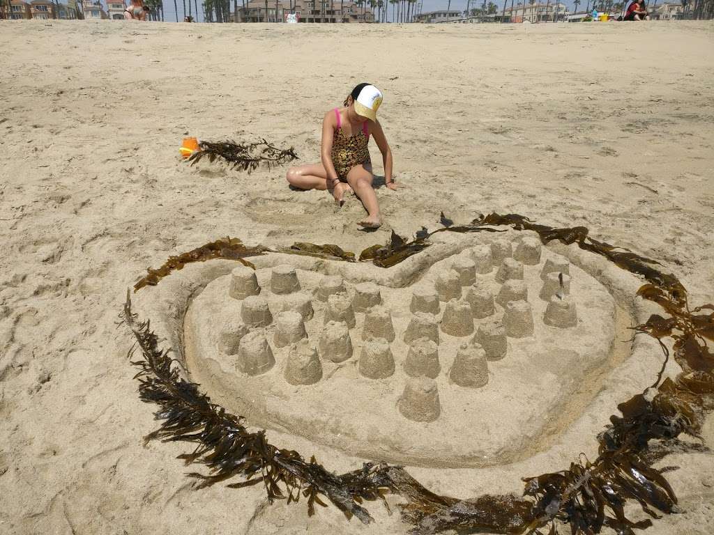 Lifeguard Tower 14 | Huntington Beach, CA 92648, USA