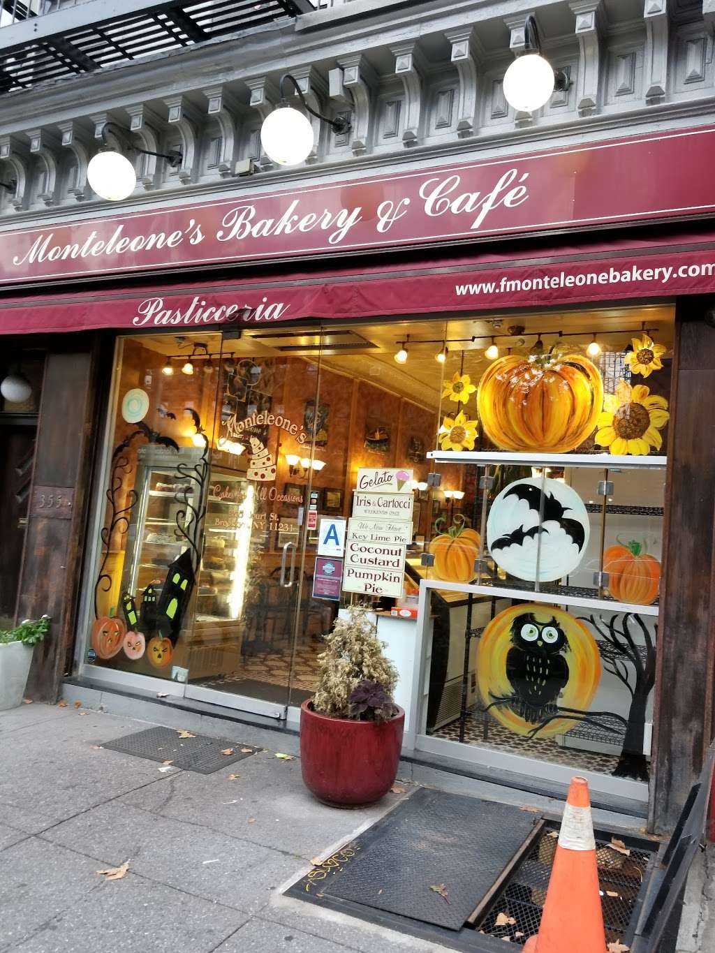 Pasticceria Monteleone BK | 355 Court St, Brooklyn, NY 11231, USA | Phone: (718) 852-5600