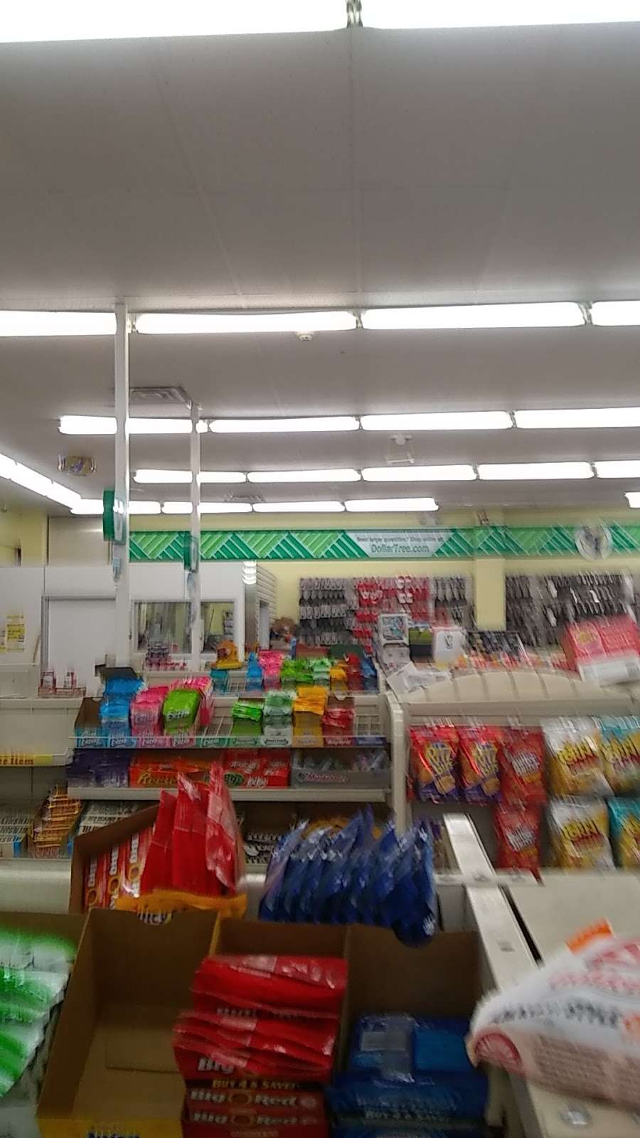 Dollar Tree | 401 Broadway, Gloucester City, NJ 08030, USA | Phone: (856) 456-0283