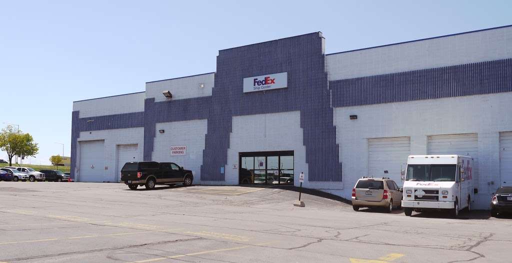 FedEx Ship Center | 5375 S 3rd St, Milwaukee, WI 53207, USA | Phone: (800) 463-3339