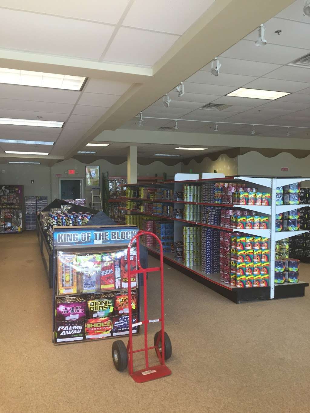 USA Fireworks Lebanon Indiana | 302 Sam Ralston Rd, Lebanon, IN 46052, USA | Phone: (317) 546-8521