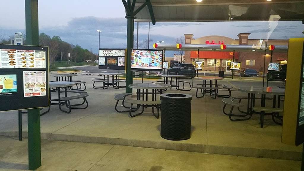 Sonic Drive-In | 240 McWhirt Loop, Fredericksburg, VA 22406, USA | Phone: (540) 370-1616