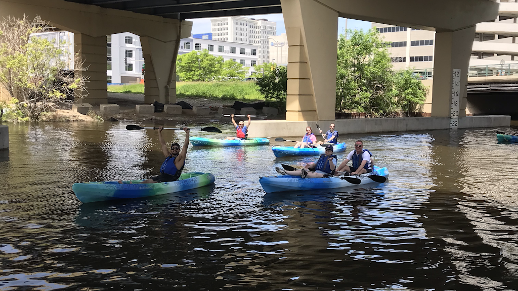 Brew City Kayak - Milwaukee Kayak Rentals and Tours | 820 S Water St, Milwaukee, WI 53204, USA | Phone: (414) 939-5443