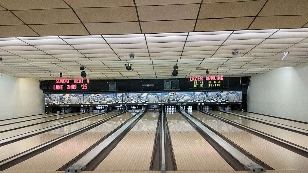 Lincoln Lanes Bowling Center | 2071 Lincoln Way E, Chambersburg, PA 17202, USA | Phone: (717) 263-4511