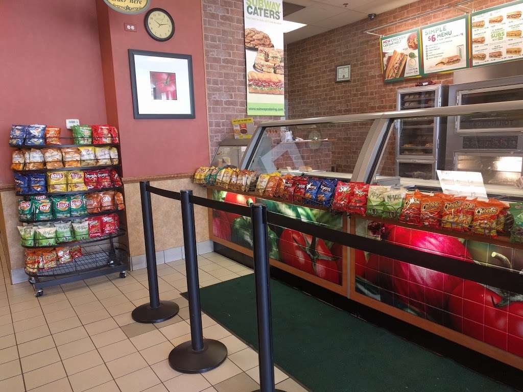 Subway Restaurants | 275 S Randall Rd, Elgin, IL 60123, USA | Phone: (847) 608-4220