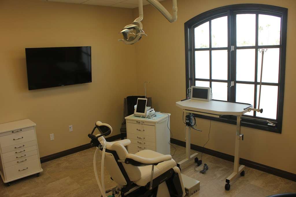 Alamitos Oral Surgery | 4582 Katella Ave, Los Alamitos, CA 90720, USA | Phone: (562) 598-4683