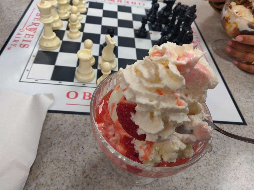 Oberweis Ice Cream and Dairy Store | 1735 Algonquin Rd, Rolling Meadows, IL 60008, USA | Phone: (847) 290-9222