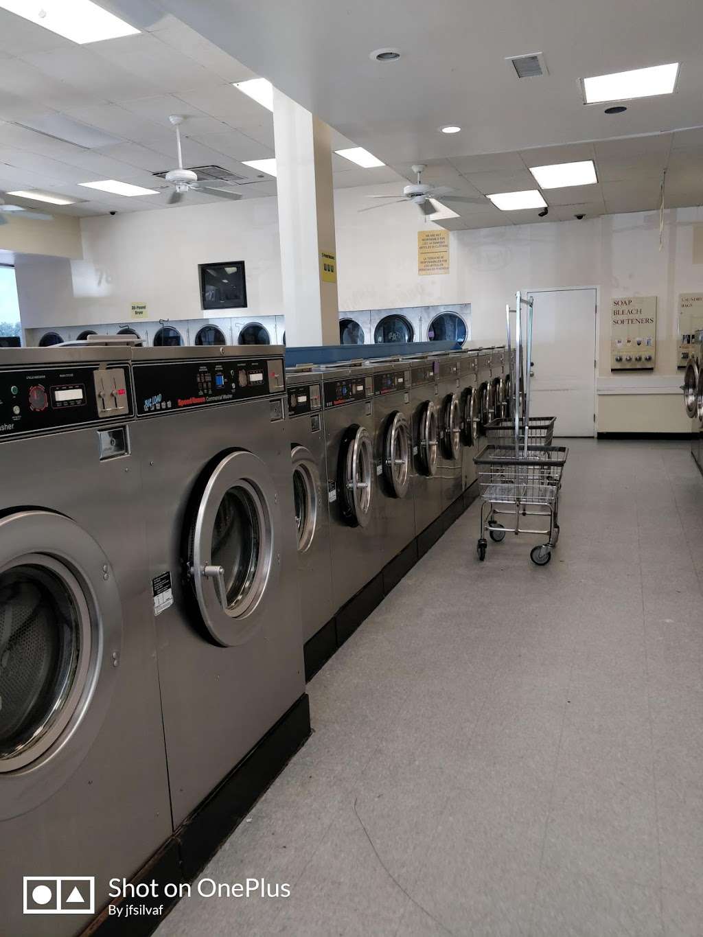 Little River Coin Laundry | 7879 Heritage Dr, Annandale, VA 22003, USA | Phone: (703) 658-4006