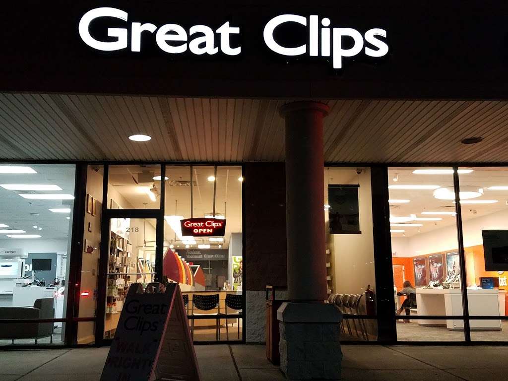 Great Clips | 218 Lefante Way, Bayonne, NJ 07002, USA | Phone: (201) 823-2500