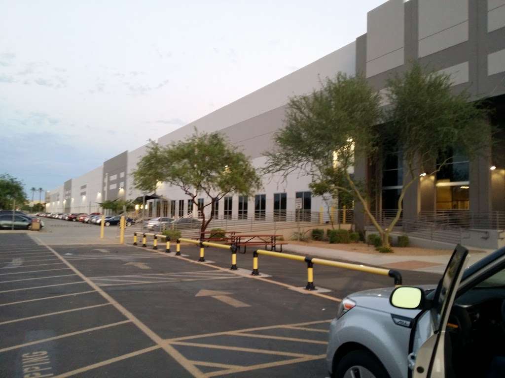 Amazon Fulfillment Center - PHX6 | 5094, 5050 W Mohave St, Phoenix, AZ 85043, USA