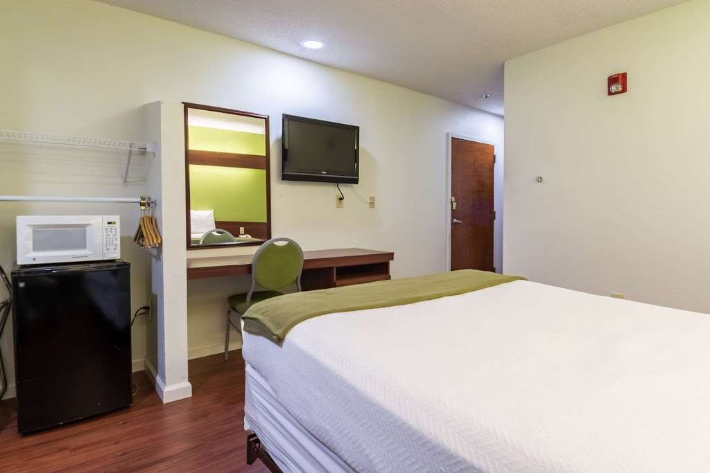 Motel 6 Gastonia NC | 1901 Broadcast St, Gastonia, NC 28052, USA | Phone: (704) 854-8387