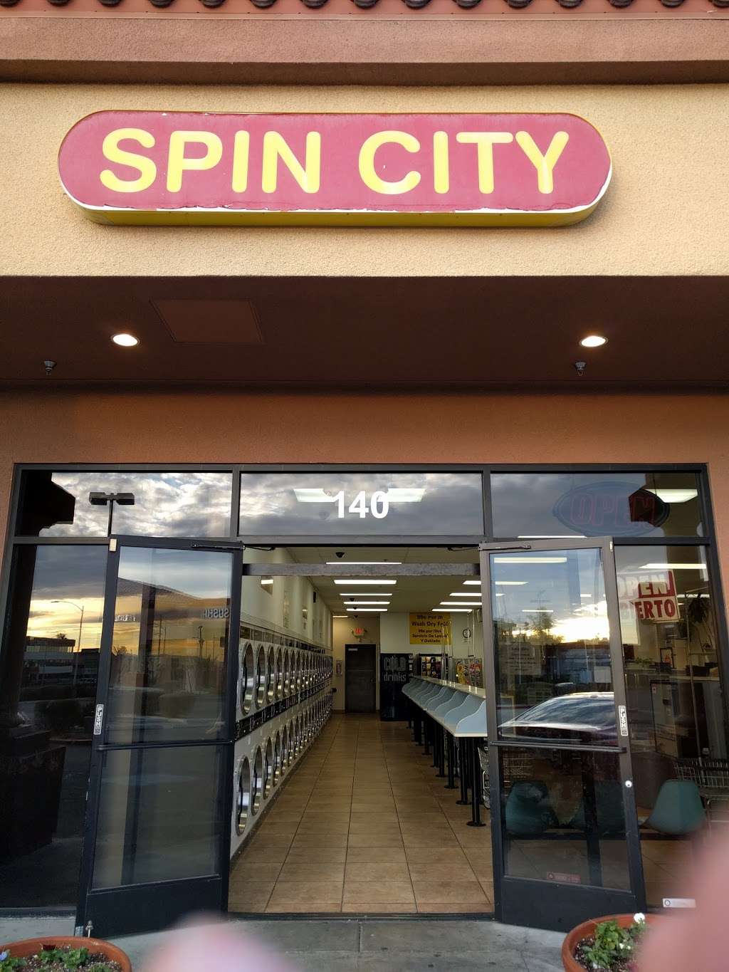 Spin City Laundromat | 5950 W Charleston Blvd #140, Las Vegas, NV 89146, USA | Phone: (702) 880-4344