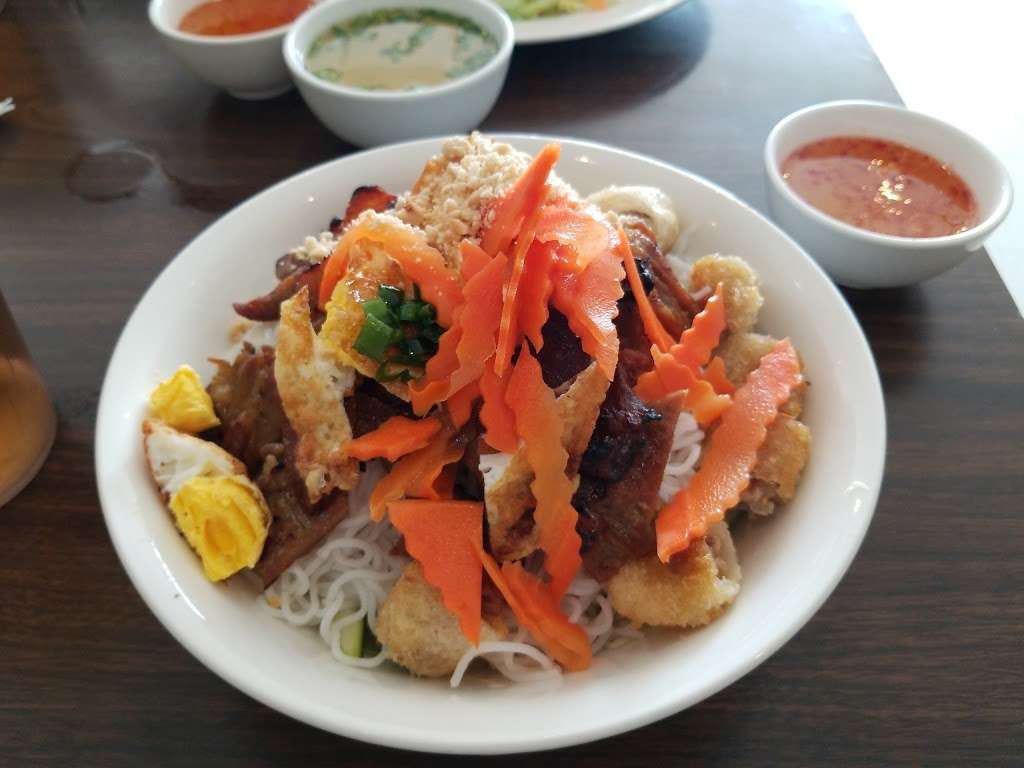 Cuu Long Quan | 3063, 3724 Broadway St, Houston, TX 77017, USA | Phone: (713) 641-0709