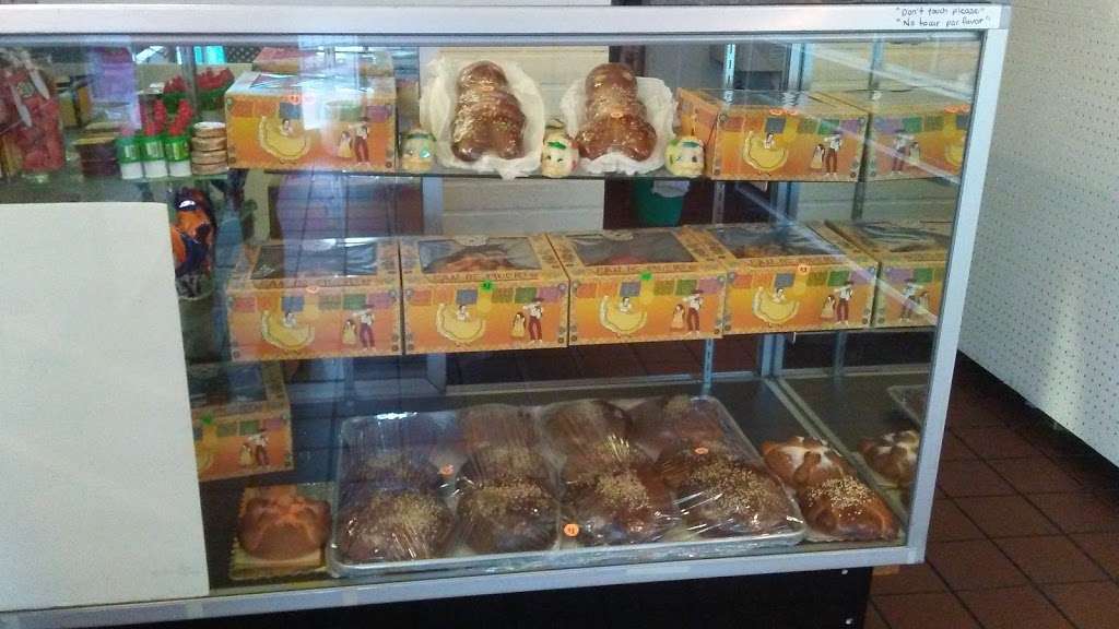 Panaderia Fuente | 740 N Midway Dr, Escondido, CA 92027, USA | Phone: (760) 755-7967