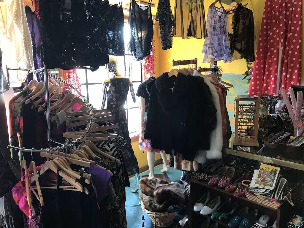 Empress Vintage | 1757 Alcatraz Ave, Berkeley, CA 94703, USA | Phone: (510) 542-6196