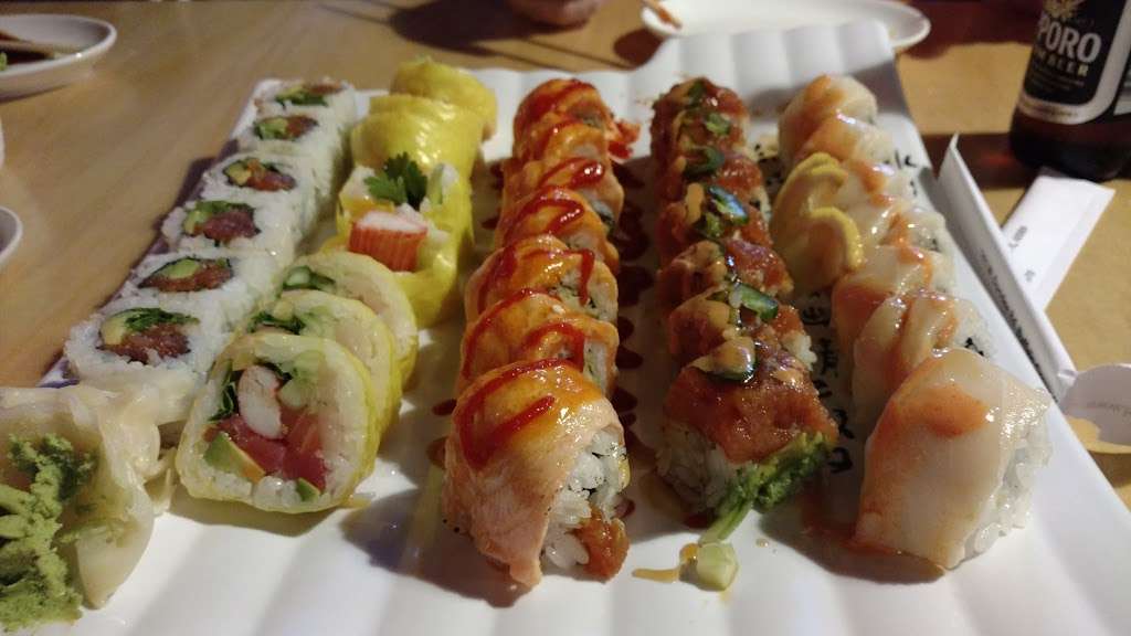 Hakuya Sushi | 3706, 161 W Dundee Rd, Buffalo Grove, IL 60089, USA | Phone: (847) 537-7707